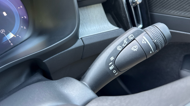 Volvo XC40 2.0 B3P Ultra Dark 5dr Auto Petrol Estate